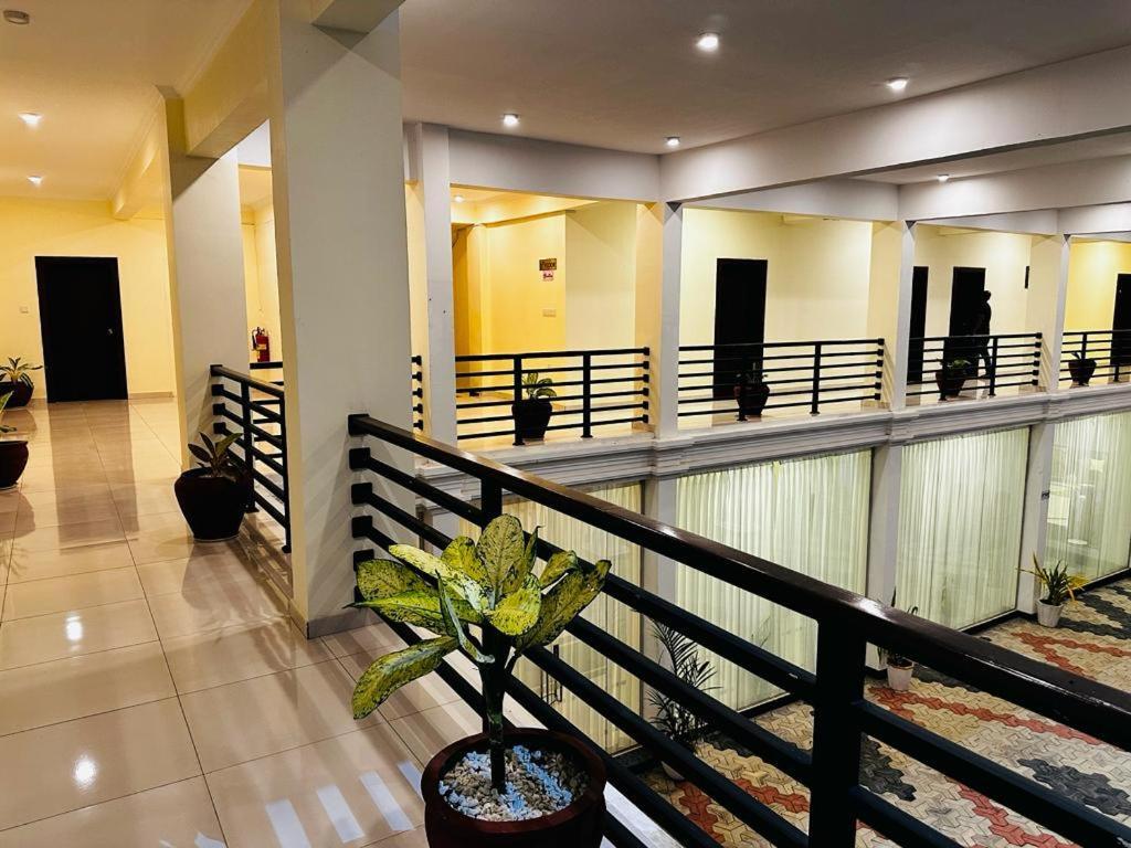 Hotel Northway バブニヤ エクステリア 写真